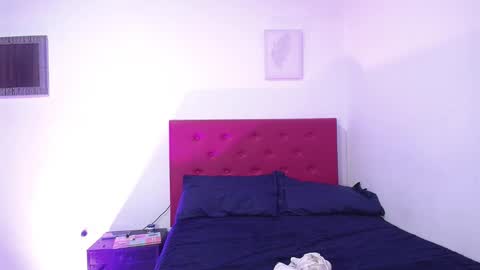 issa_kitty online show from December 26, 3:20 pm