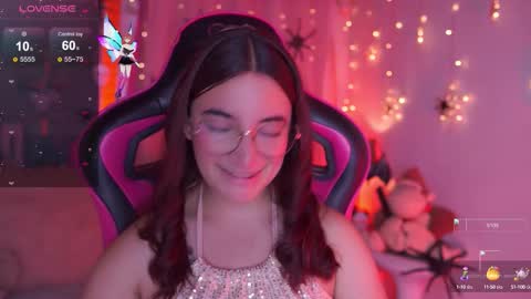 ISSA  online show from October 11, 5:11 pm