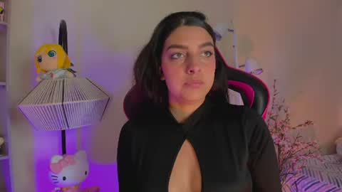 Snapshot of issa_rosse_ chatting on June 12, 7:24 pm ISSA online show from June 12, 7:24 pm