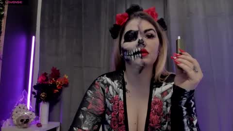 Snapshot of issaa20 chatting on October 31, 6:47 am Alisa online show from October 31, 6:47 am