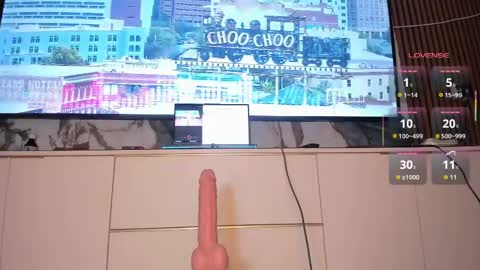 Issy online show from April 3, 4:54 am