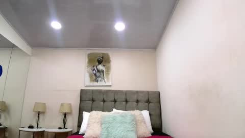 issabellajones online show from February 25, 7:47 pm