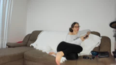 Snapshot of issabelle_69 chatting on December 3, 10:39 am Issabelle online show from December 3, 10:39 am