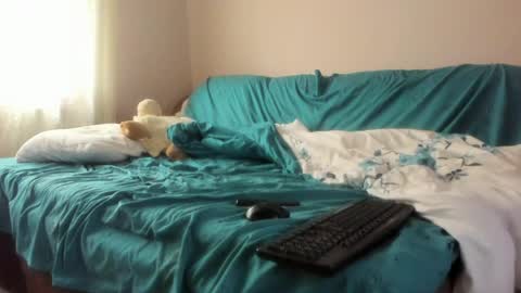 Snapshot of issabelle_69 chatting on April 1, 6:03 am Issabelle online show from April 1, 6:03 am