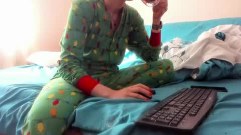 Snapshot of issabelle_69 chatting on May 20, 5:02 am Issabelle online show from May 20, 5:02 am