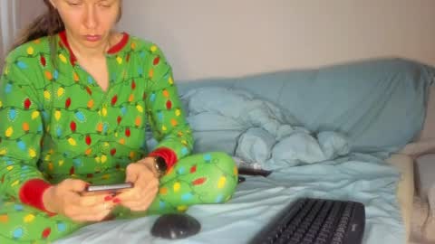 Snapshot of issabelle_69 chatting on May 23, 3:23 am Issabelle online show from May 23, 3:23 am