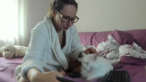 Snapshot of issabelle_69 chatting on June 7, 5:44 am Issabelle online show from June 7, 5:44 am