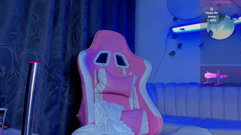 Issac online show from December 6, 7:10 am