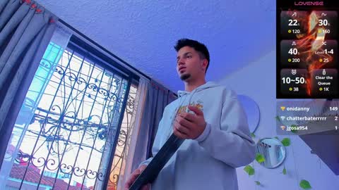 Issac online show from January 21, 11:24 am