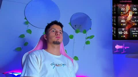 Issac online show from January 26, 8:25 am