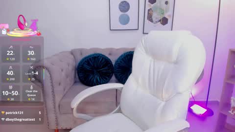 issi_loren online show from December 1, 6:57 pm