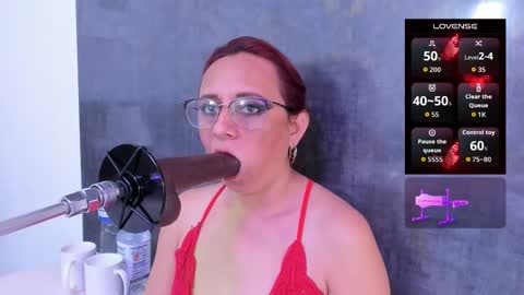 Snapshot of issys_milf chatting on March 14, 12:21 pm ISSYS online show from March 14, 12:21 pm