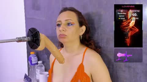 Snapshot of issys_milf chatting on June 12, 11:53 am ISSYS online show from June 12, 11:53 am