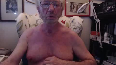 Snapshot of isubmissiveslut chatting on June 3, 4:04 am ImYourBitch online show from June 3, 4:04 am