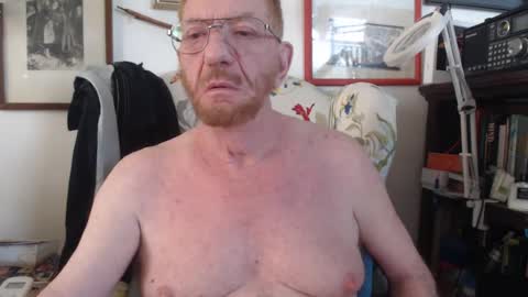 Snapshot of isubmissiveslut chatting on June 11, 7:01 pm ImYourBitch online show from June 11, 7:01 pm