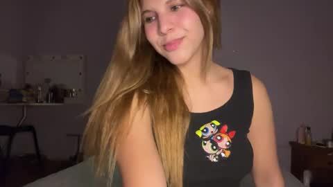 Snapshot of isyourgirlisabella chatting on March 25, 10:27 pm isabella online show from March 25, 10:27 pm