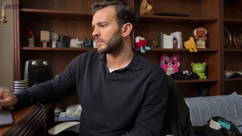 Snapshot of italian_stallion_big chatting on January 15, 12:32 pm italian_stallion_big online show from January 15, 12:32 pm