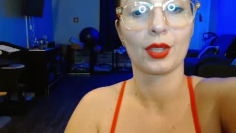 Snapshot of italiana25 chatting on February 2, 6:15 am Bella Bloom online show from February 2, 6:15 am
