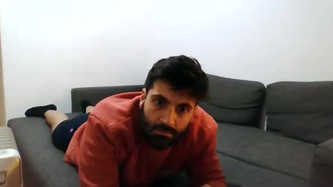 italianboybcn online show from December 23, 11:14 am