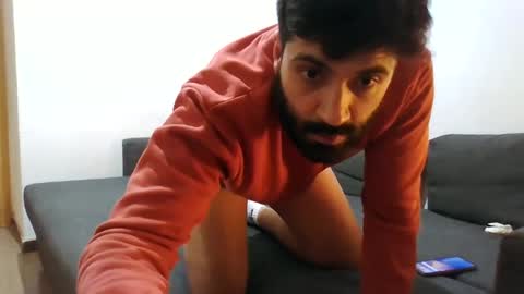 italianboybcn online show from December 25, 10:27 pm