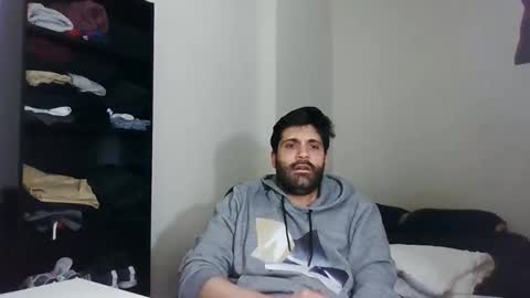italianboybcn online show from January 13, 9:52 am