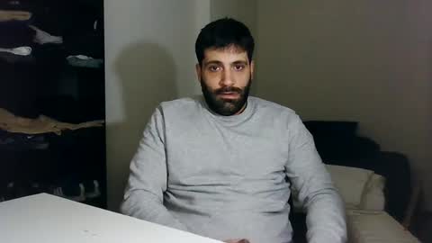 italianboybcn online show from January 20, 7:15 am
