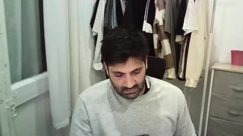 italianboybcn online show from November 25, 6:52 pm