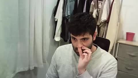 italianboybcn online show from November 27, 6:54 pm