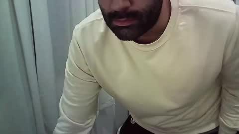 italianboybcn online show from December 4, 9:12 pm