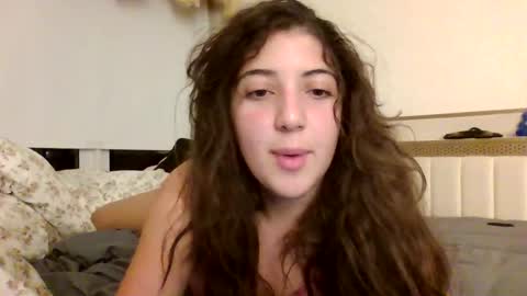 Snapshot of italiankittyx chatting on April 22, 1:08 am ItalianKitty online show from April 22, 1:08 am