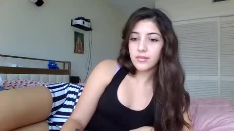 Snapshot of italiankittyx chatting on May 24, 9:42 pm ItalianKitty online show from May 24, 9:42 pm