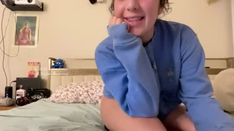 Snapshot of italiankittyx chatting on June 24, 1:48 am ItalianKitty online show from June 24, 1:48 am