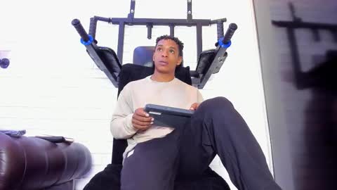 Italo Moore online show from November 10, 11:53 am