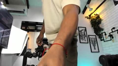 Italo Moore online show from December 19, 11:28 am