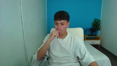 ithan__ online show from September 12, 8:53 pm