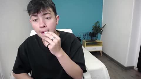 ithan__ online show from September 21, 1:46 pm