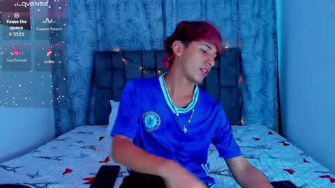 ithan_kingtwin online show from July 25, 7:33 pm