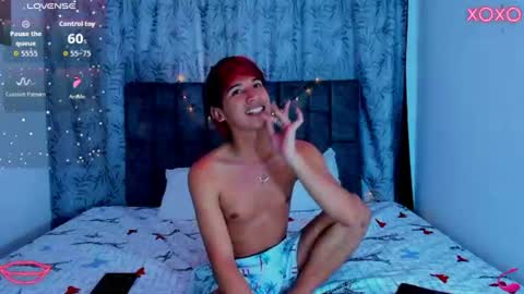 ithan_kingtwin online show from July 30, 9:14 pm