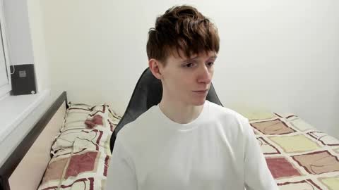 Snapshot of ithan_red chatting on March 2, 5:14 pm Ethan online show from March 2, 5:14 pm