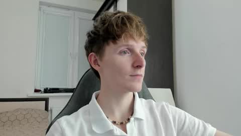 Snapshot of ithan_red chatting on November 26, 5:03 pm Ethan online show from November 26, 5:03 pm