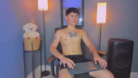 Ithan and Friends online show from March 10, 2:33 pm