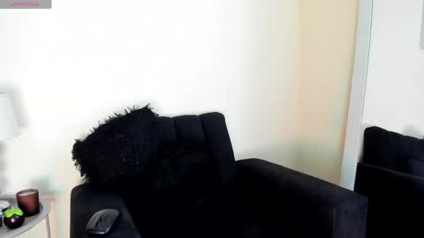 Snapshot of its__angelica_ chatting on April 13, 6:35 pm Angelica online show from April 13, 6:35 pm