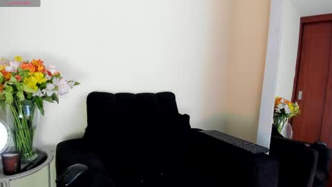 Snapshot of its__angelica_ chatting on April 17, 6:44 pm Angelica online show from April 17, 6:44 pm