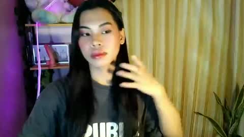 its_chloe20 online show from June 14, 1:13 pm