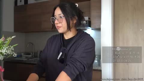 Jessi online show from September 24, 8:23 pm