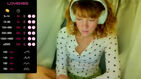 Snapshot of its_lily chatting on March 10, 1:12 am Lily online show from March 10, 1:12 am