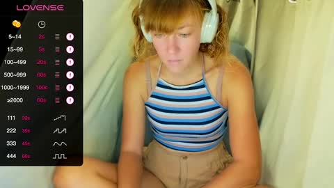 Snapshot of its_lily chatting on September 16, 8:21 pm Lily online show from September 16, 8:21 pm