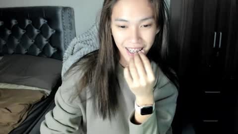 Cora online show from February 6, 8:02 pm