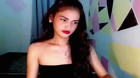 Snapshot of its_mirabel chatting on May 24, 5:12 am MIRABEL online show from May 24, 5:12 am