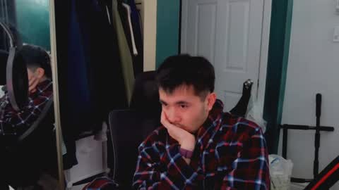 Snapshot of itsagoodboy69 chatting on March 29, 12:43 am asiancollegebro online show from March 29, 12:43 am